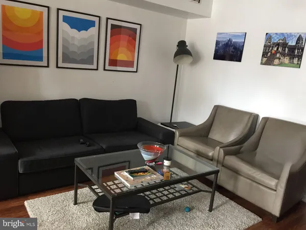 $1,700 | 1838 Green Street, Unit 3, Philadelphia, PA 19130