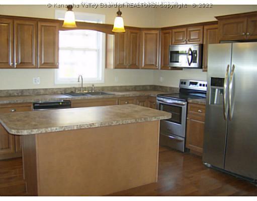 316 Joshua Way Winfield, WV 25213 - Photo 3 of 16 Kitchen. Large Island