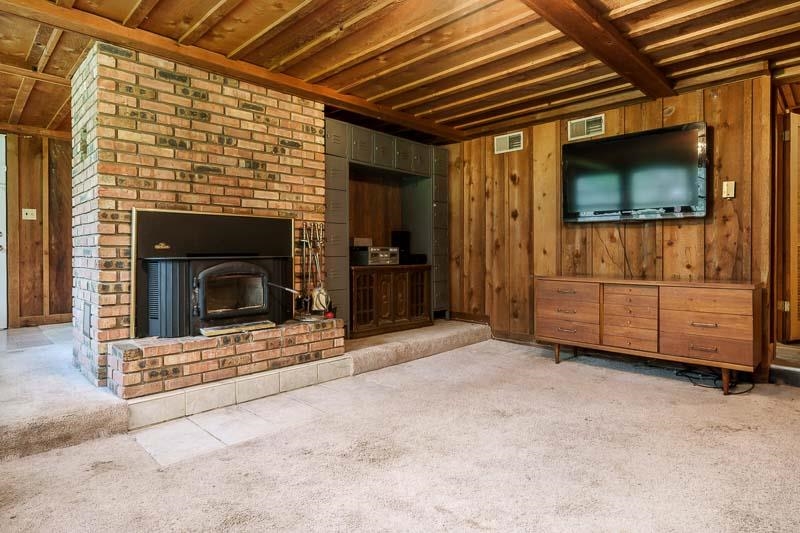 9601 Beaver Valley Road Belvidere, IL 61008 - Photo 54 of 69 a view of empty room with furniture and a fireplace