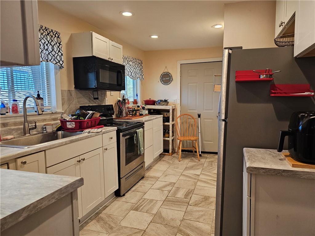 800 5th Street Brunswick, GA 31520 - Photo 13 of 15 Kitchen