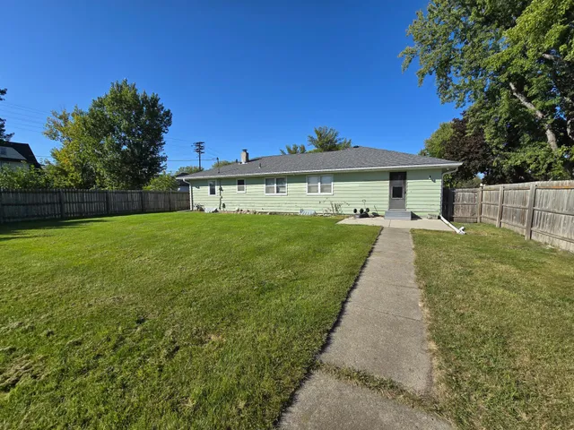 $145,000 | 801 East Elm Avenue, Olivia, MN 56277
