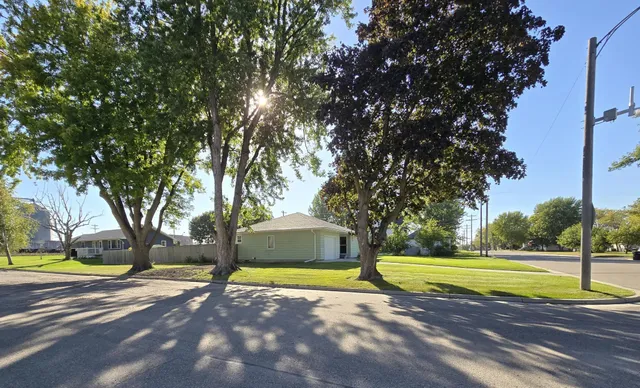 $145,000 | 801 East Elm Avenue, Olivia, MN 56277