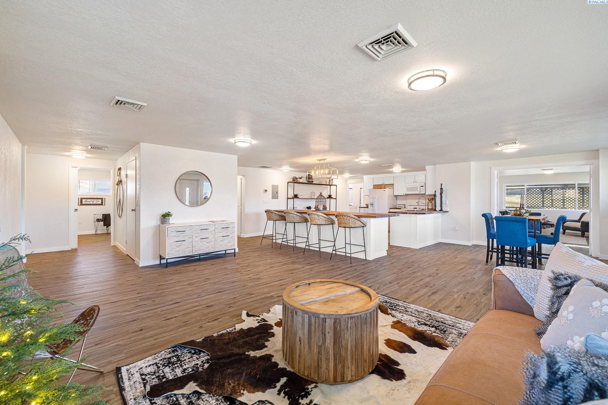 104105 East Badger Road Kennewick, WA 99338 - Photo 3 of 45 Gallery Image 3