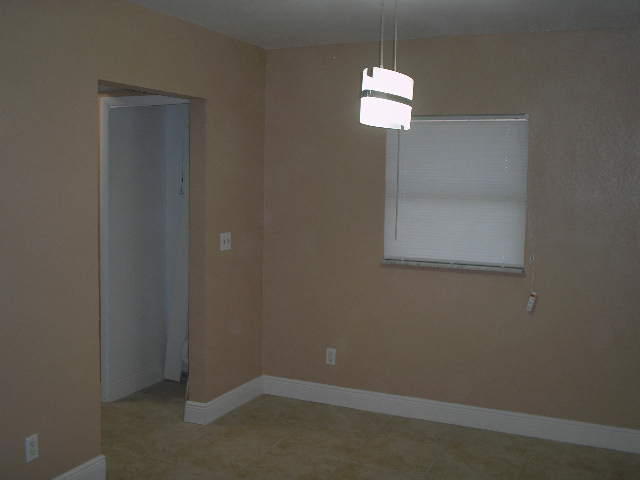 1017 West 7th Street Riviera Beach, FL 33404 - Photo 17 of 23 Dining Room