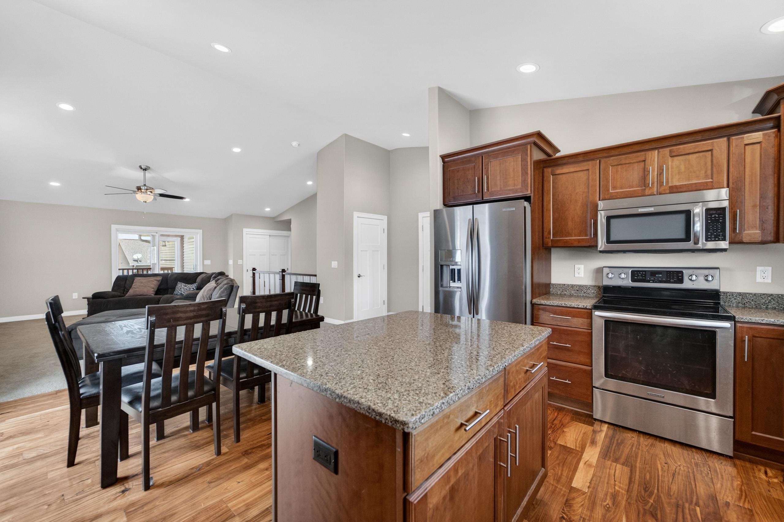 2846 Hazelnut Trail Sun Prairie, WI 53590 - Photo 6 of 39