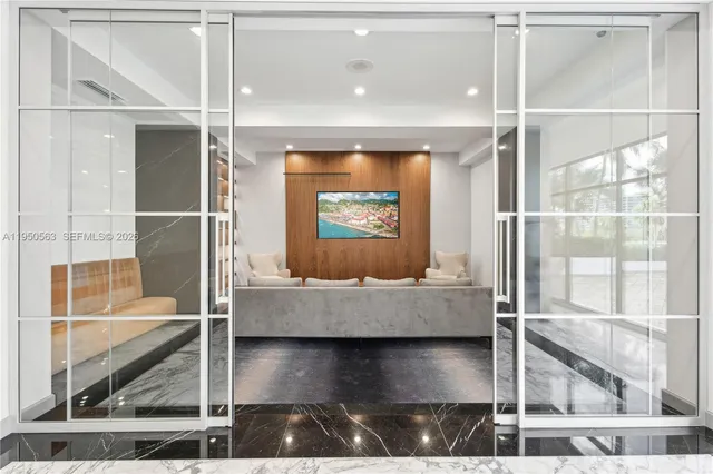 $8,500 | 11 Island Avenue, Unit 611, Miami Beach, FL 33139