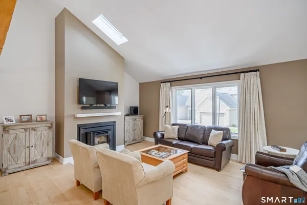 $539,900 | 12 Boulevard Drive, Unit 22132, Danbury, CT 06810