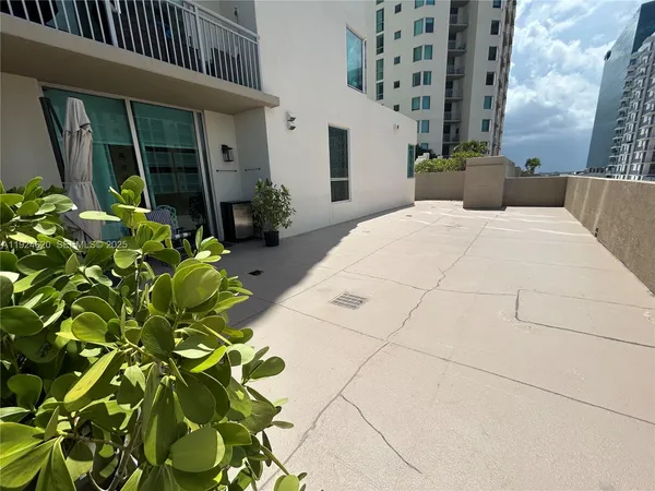 a view of a terrace with sky view