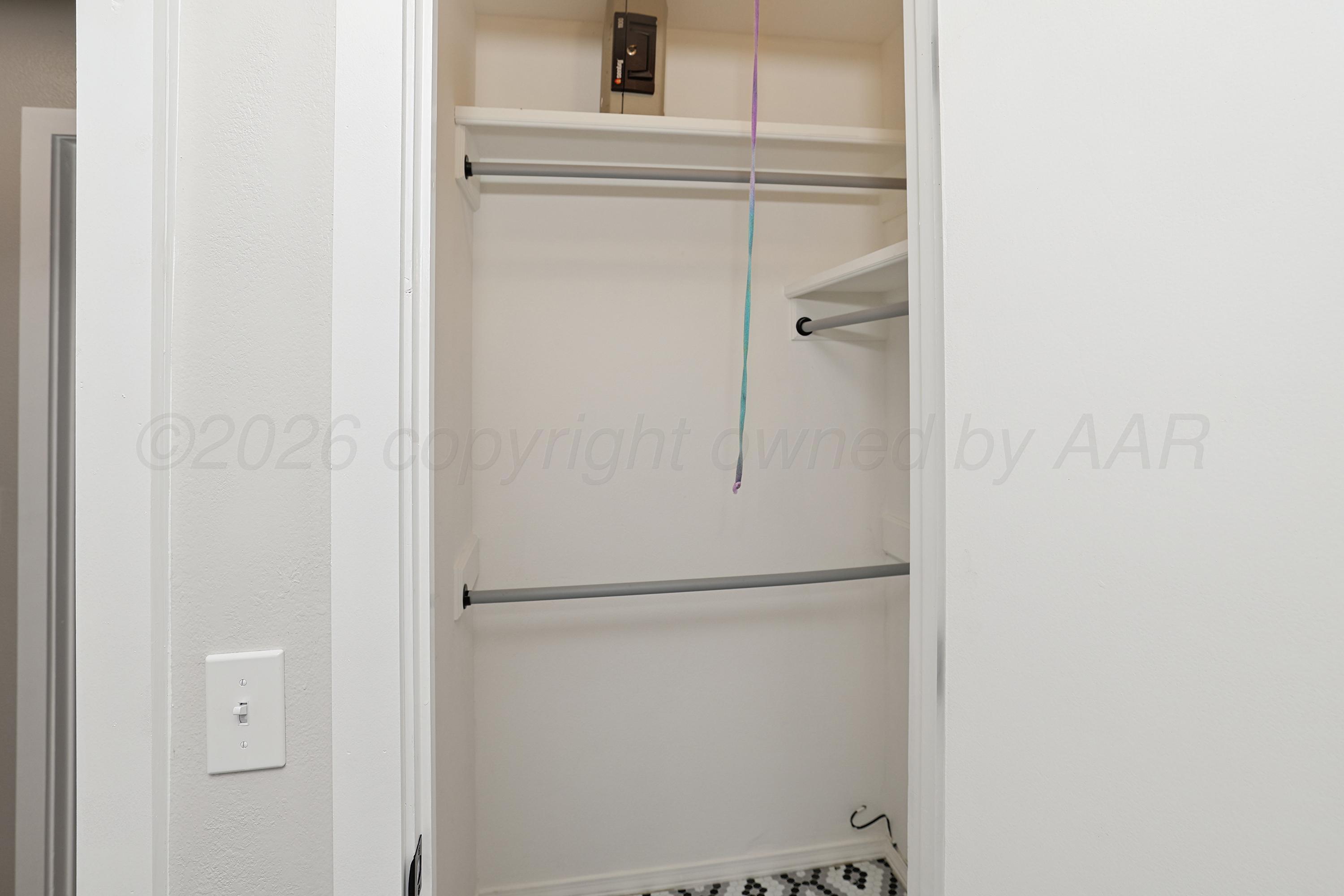 2203 Troveta Drive Amarillo, TX 79110 - Photo 23 of 29 23-3rd Bedroom Closet