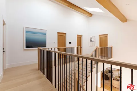 $9,995,000 | 17609 Camino De Yatasto, Pacific Palisades, CA 90272