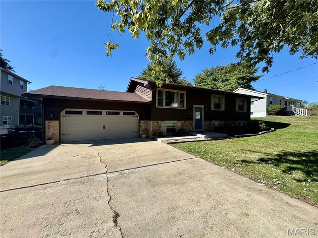 $2,250 | 2315 Williams Street, Maryville, IL 62062