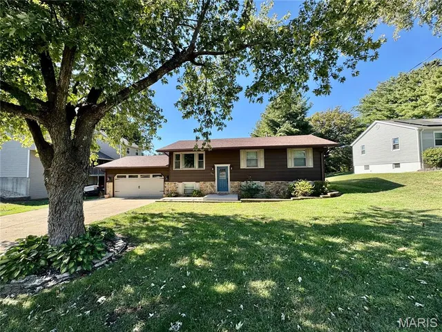 $2,250 | 2315 Williams Street, Maryville, IL 62062