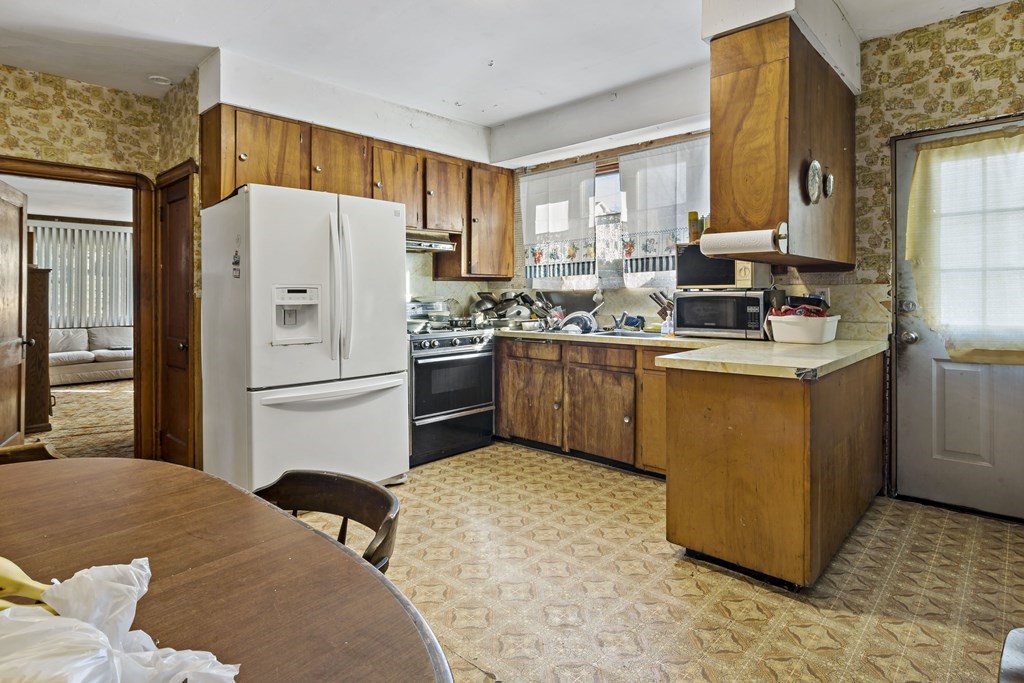 371 Clarkson Street Fall River, MA 02724 - Photo 24 of 35 Gallery Image 24