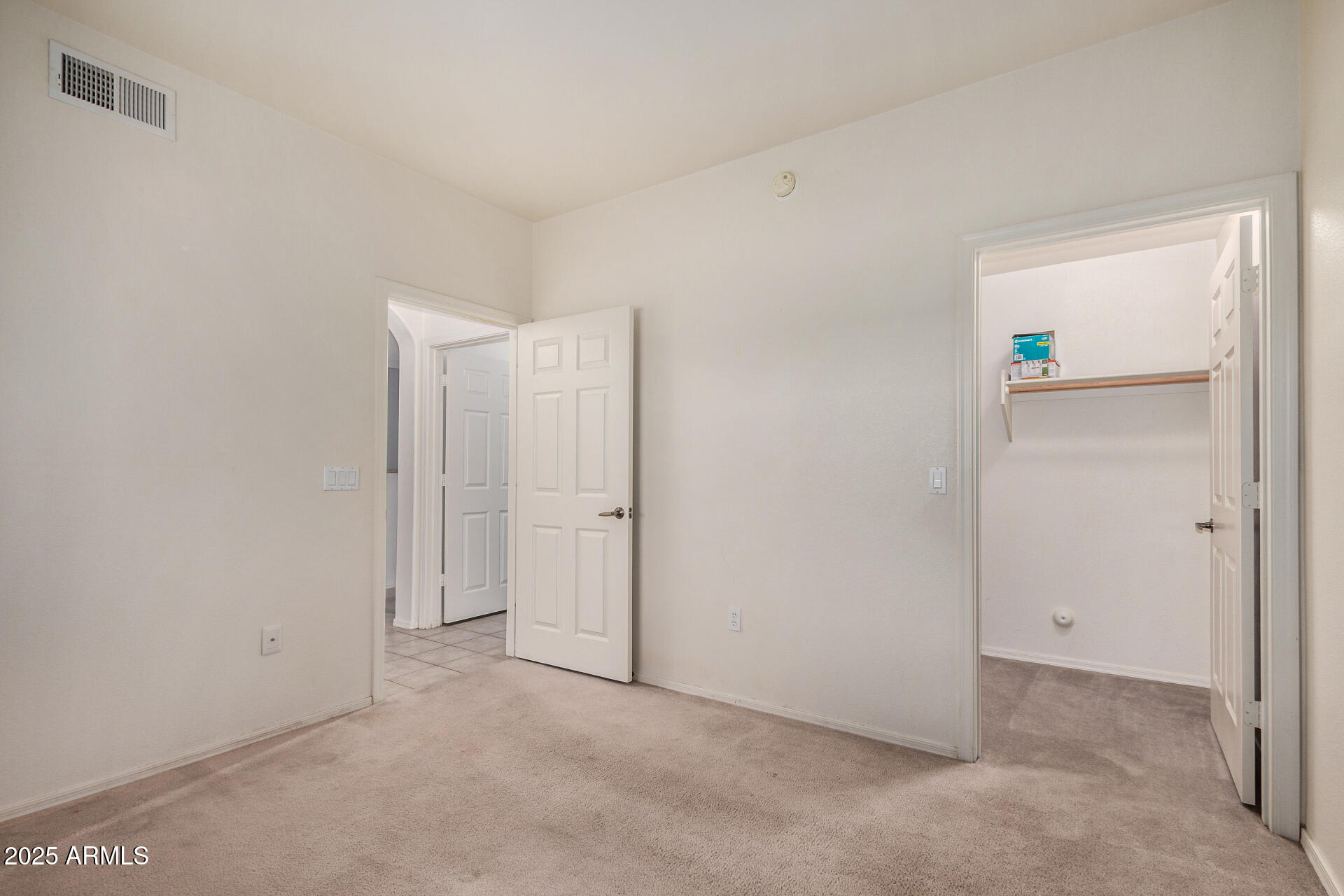 920 East Devonshire Avenue, Unit 2020 Phoenix, AZ 85014 - Photo 21 of 37 a view of an empty room