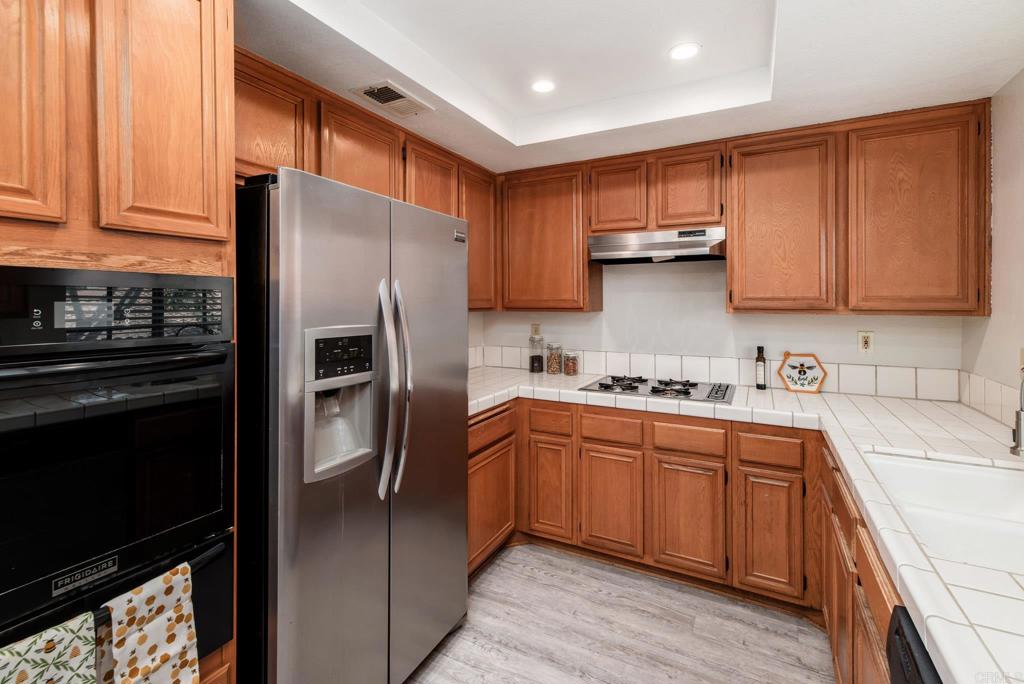 740 Breeze Hill Road, Unit 170 Vista, CA 92081 - Photo 17 of 28