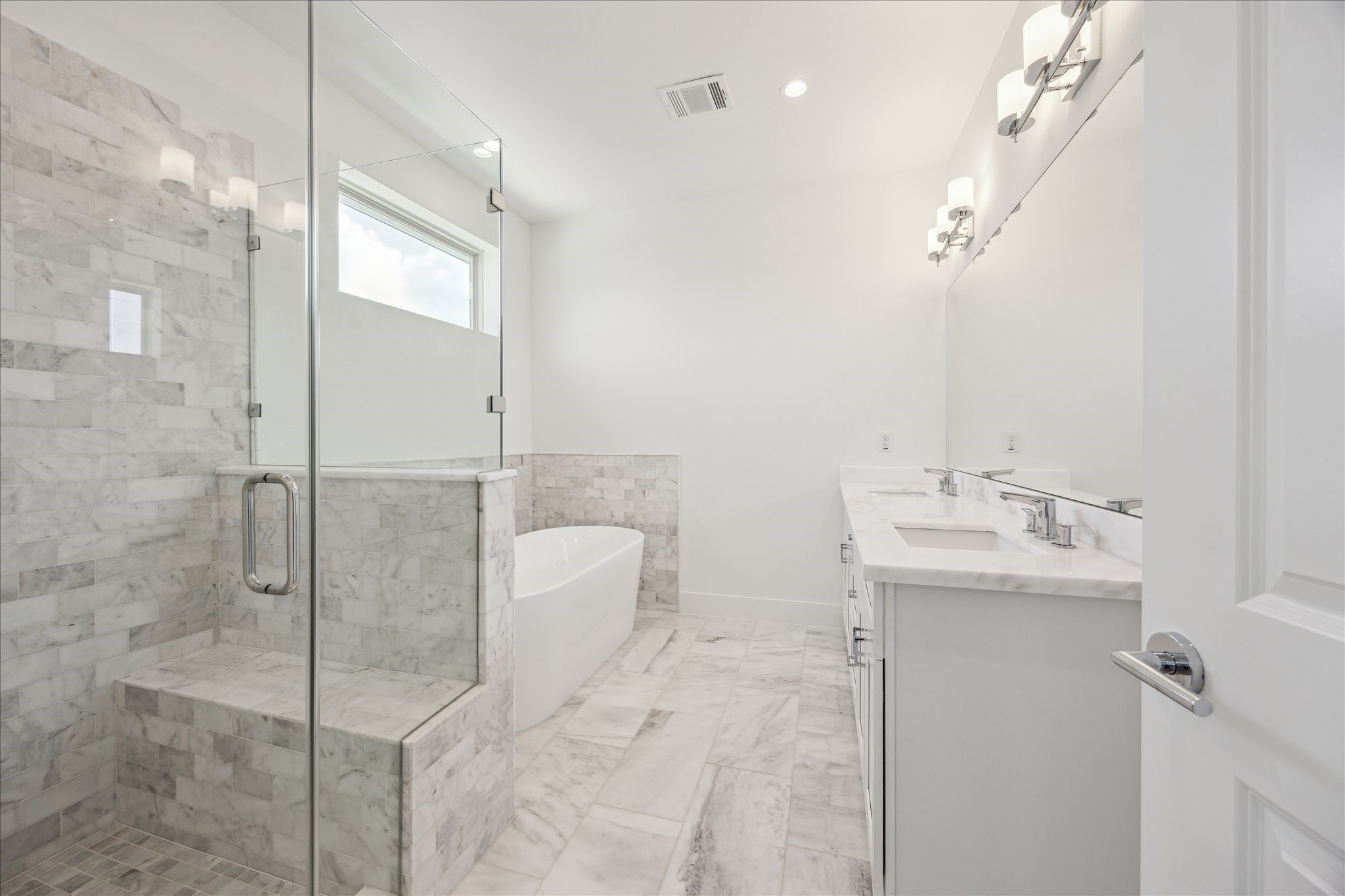 1607 Roy Street Houston, TX 77007 - Photo 26 of 50 Primary Bathroom * Double Sinks * Modern Fixtures and Lighting.