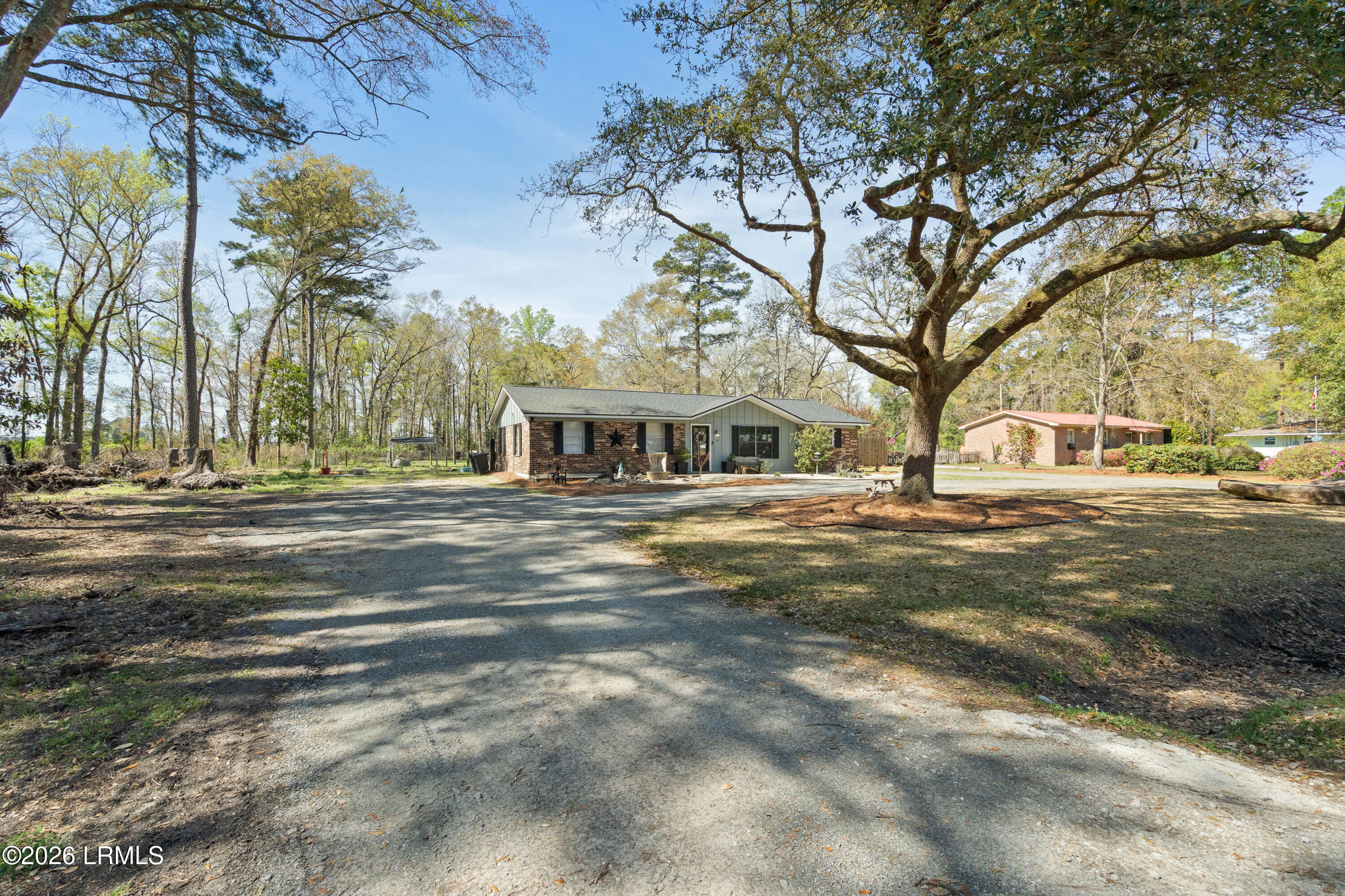 162 Dove Street Ridgeland, SC 29936 - Photo 4 of 51 162 Dove-1