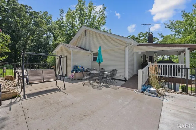 $379,900 | 640 East Capri Drive, Bonne Terre, MO 63628