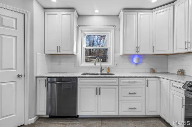 $379,900 | 640 East Capri Drive, Bonne Terre, MO 63628