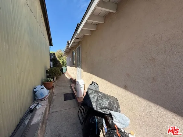 a view of entryway and workspace