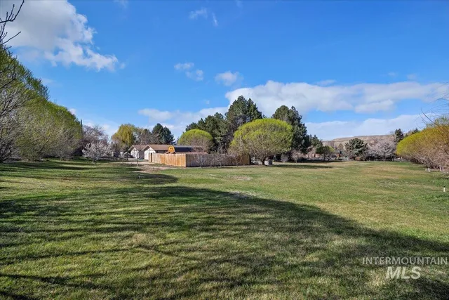 $750,000 | 215 Willow Lane, Hagerman, ID 83332