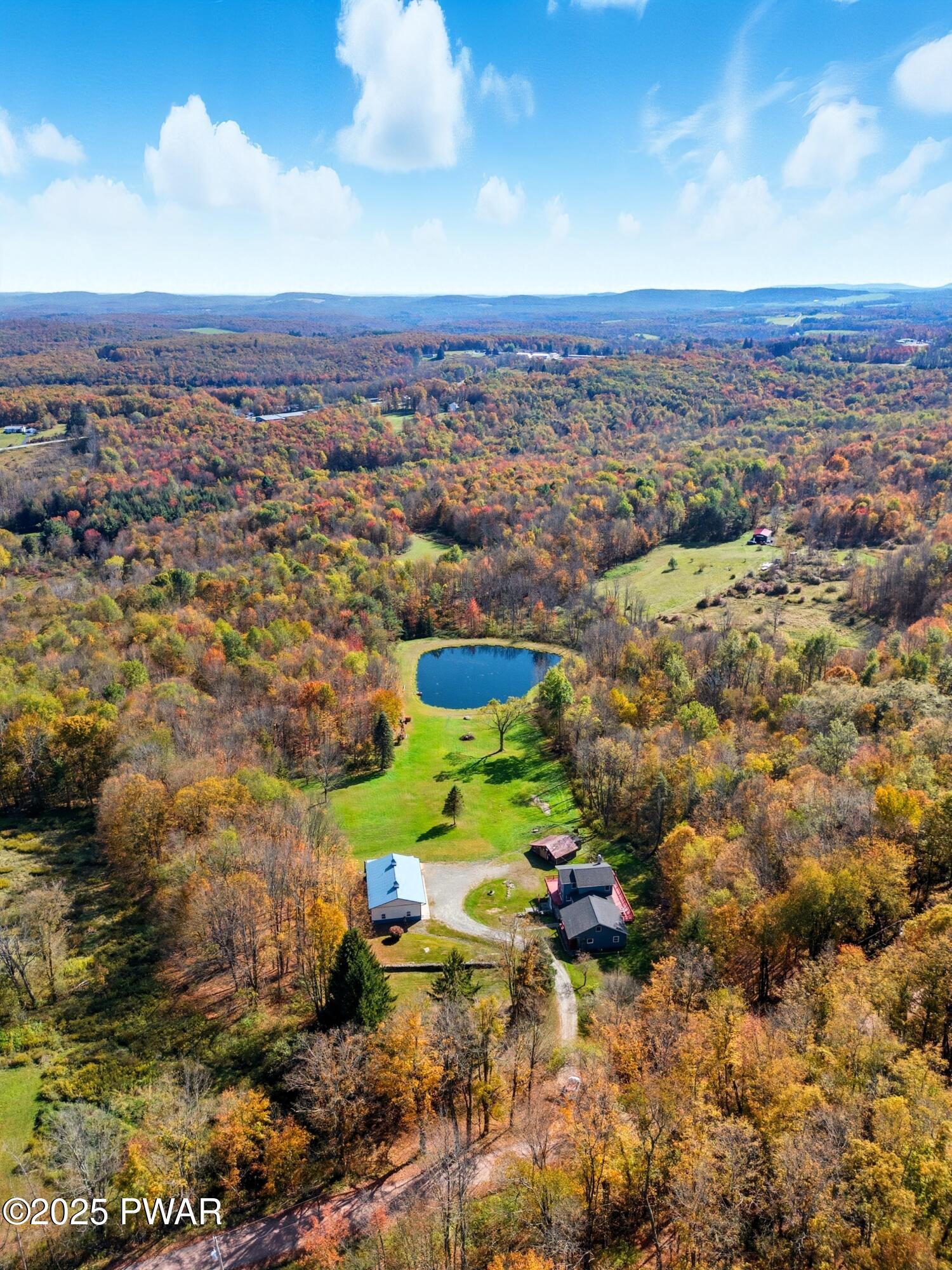 124 Rainbow Road Lakewood, PA 18439 - Photo 6 of 68