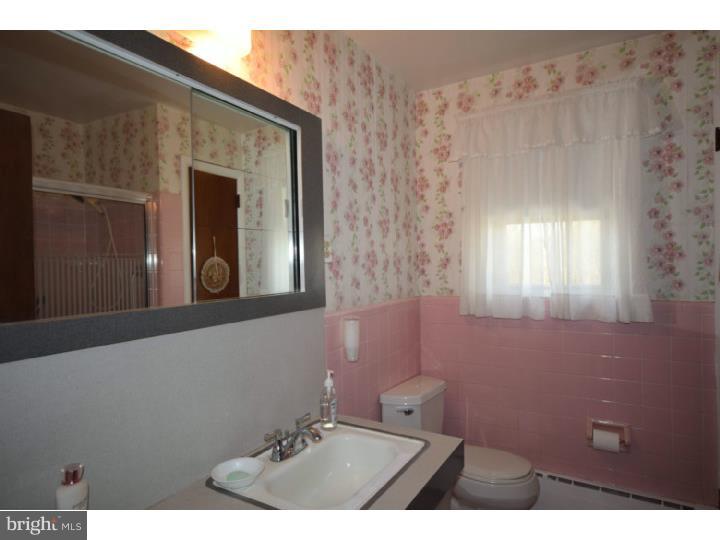 631 Kennerly Road Springfield, PA 19064 - Photo 14 of 25 Bathroom