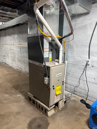 $850,000 | 65940 Highway 33, Goshen, IN 46528