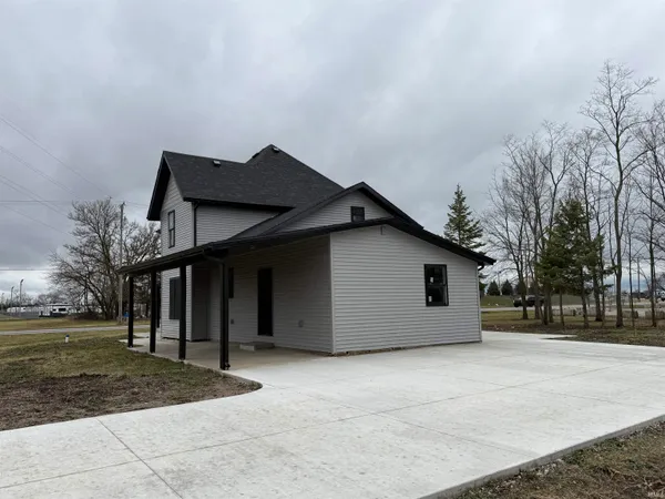 $850,000 | 65940 Highway 33, Goshen, IN 46528