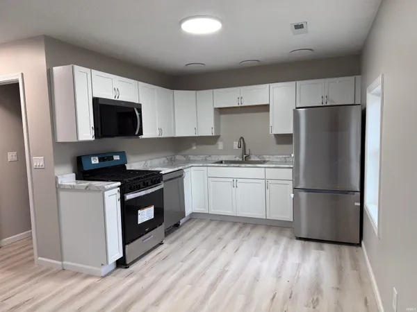 $850,000 | 65940 Highway 33, Goshen, IN 46528