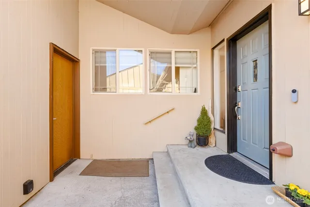 $448,000 | 126 Hilltop Drive, Unit C, Sequim, WA 98382