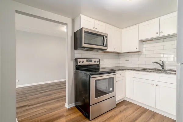 $1,995 | 315 Kimbell Avenue, Unit 1, Elmhurst, IL 60126