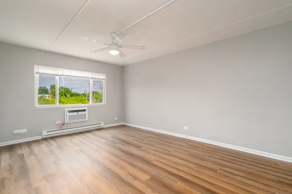 $1,995 | 315 Kimbell Avenue, Unit 1, Elmhurst, IL 60126