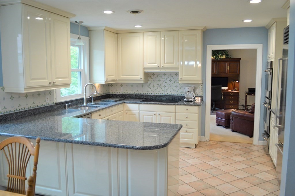 6 Carding Mill Road Sudbury, MA 01776 - Photo 9 of 42 Gallery Image 9