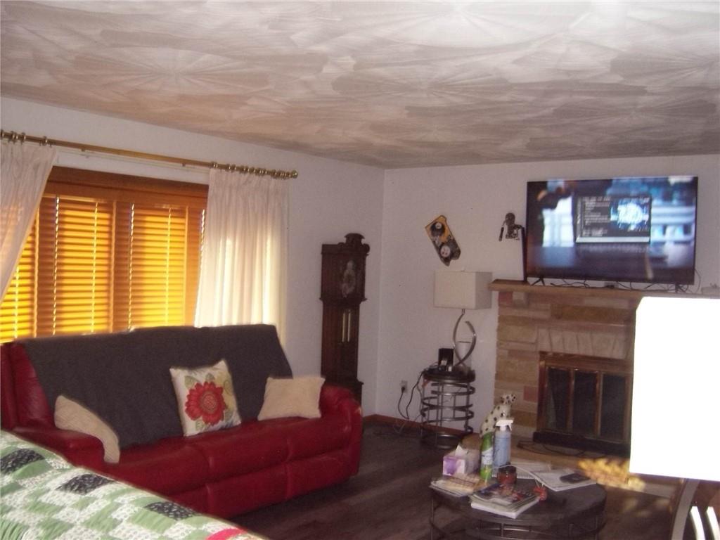 161 Mellon Road New Brighton, PA 15066 - Photo 15 of 28 Large Living Room
