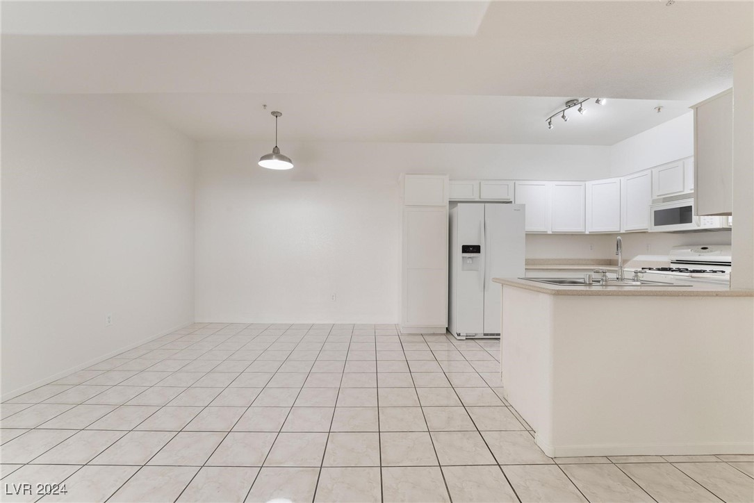 2291 West Horizon Ridge Parkway, Unit 5129 Henderson, NV 89052 - Photo 13 of 34