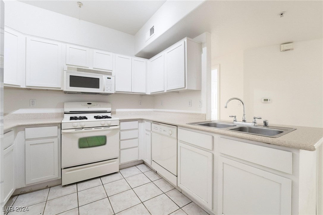 2291 West Horizon Ridge Parkway, Unit 5129 Henderson, NV 89052 - Photo 9 of 34