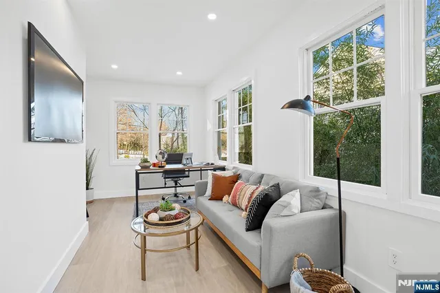 $1,275,000 | 114 Hudson Avenue, Tenafly, NJ 07670