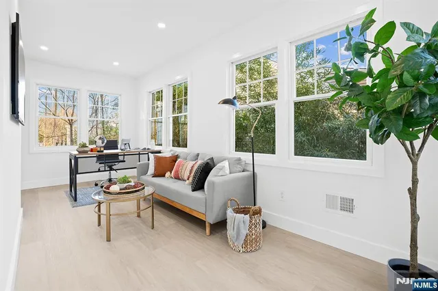 $1,275,000 | 114 Hudson Avenue, Tenafly, NJ 07670