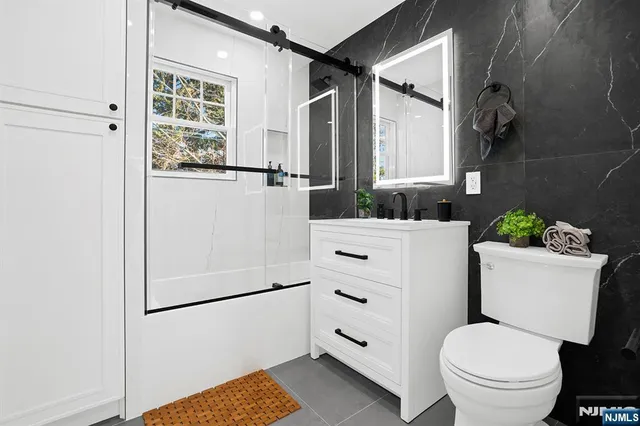 $1,275,000 | 114 Hudson Avenue, Tenafly, NJ 07670