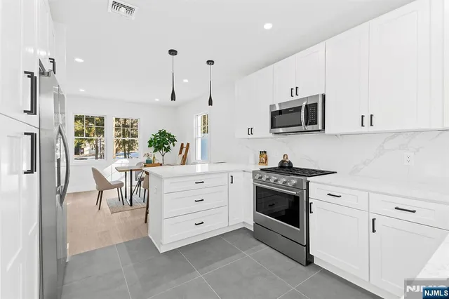 $1,275,000 | 114 Hudson Avenue, Tenafly, NJ 07670