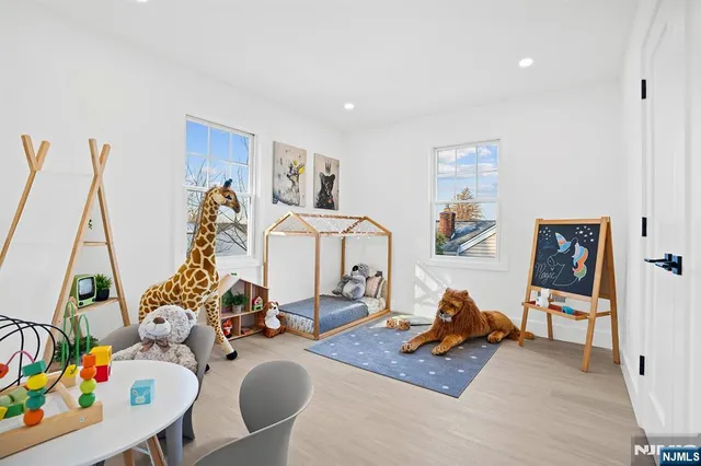 $1,275,000 | 114 Hudson Avenue, Tenafly, NJ 07670