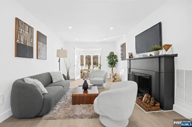 $1,275,000 | 114 Hudson Avenue, Tenafly, NJ 07670