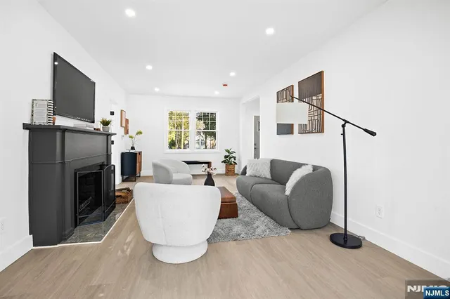 $1,275,000 | 114 Hudson Avenue, Tenafly, NJ 07670