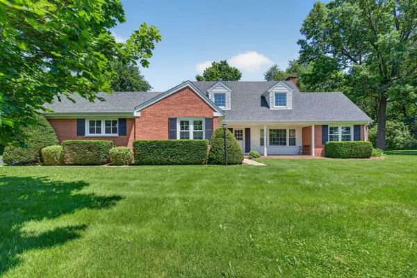$495,000 | 125 Grace Lane, Barrington, IL 60010