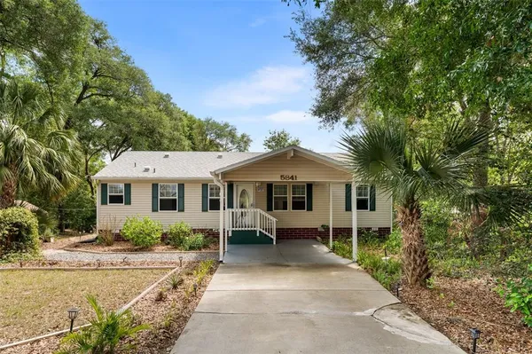$199,000 | 5841 Southeast 164 Avenue, Ocklawaha, FL 32179