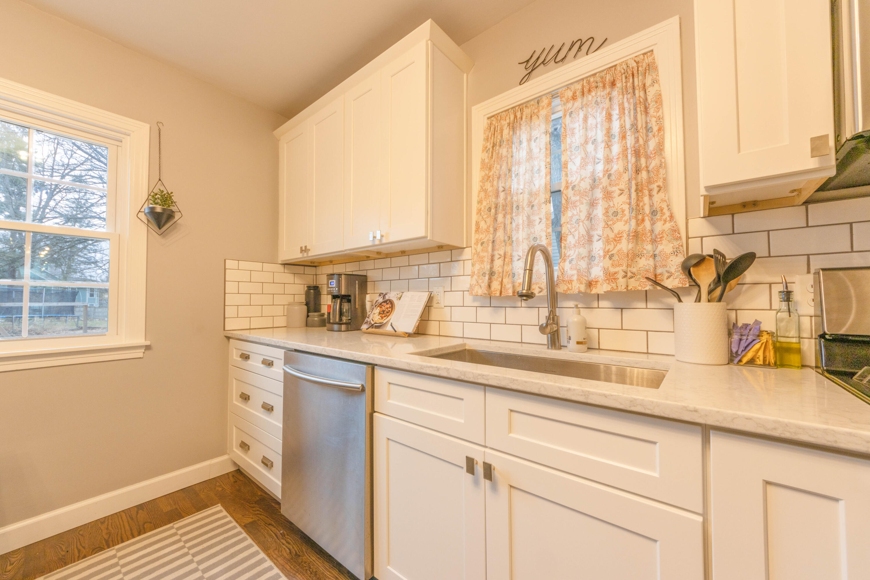 1730 Dover Road Kalamazoo, MI 49008 - Photo 15 of 35 Dover_Rd_1730_16