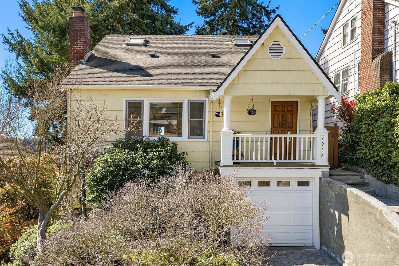 3955 Phinney Avenue North Seattle, WA 98103 - Photo 1 of 32