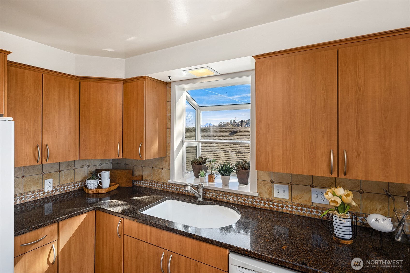 3955 Phinney Avenue North Seattle, WA 98103 - Photo 16 of 32