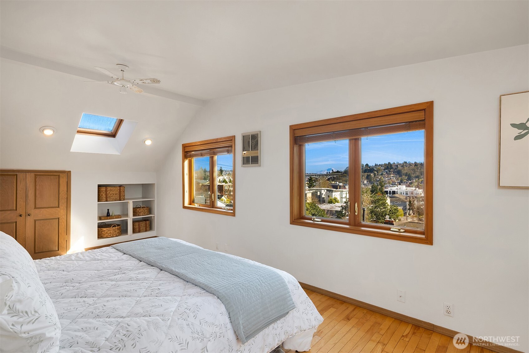 3955 Phinney Avenue North Seattle, WA 98103 - Photo 18 of 32